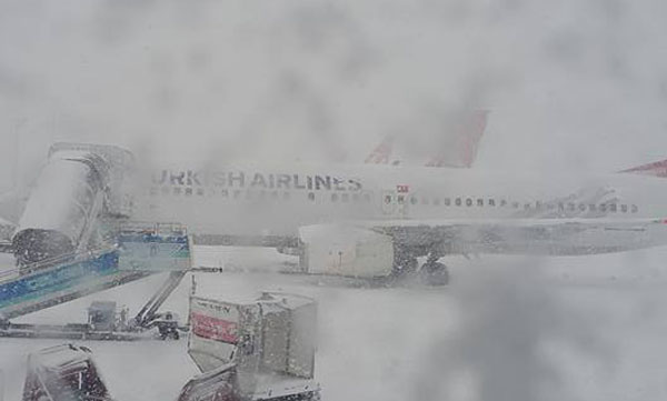 THY'nin, iç hat seferleri saat 24.00'e kadar iptal