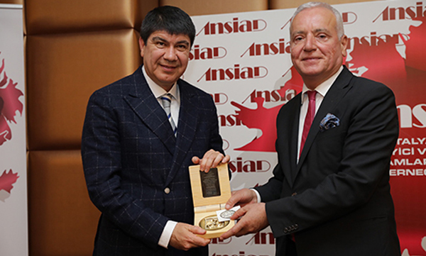Menderes Türel: 'Konyaaltı'nı biz yapacağız'