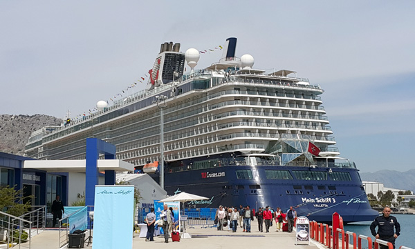 Sezonun ilk Kruvaziyer gemisi 5 bin Alman turist getirdi