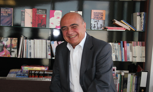 ''Evetse, bu ortamda bize müsaade'' dedi yayınını durdurdu