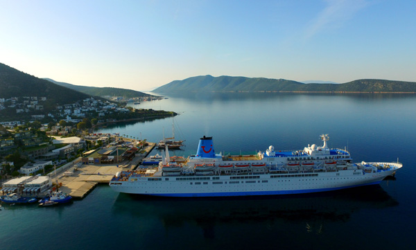 Bodrum, 2017'nin ilk kruvaziyer gemisini ağırladı