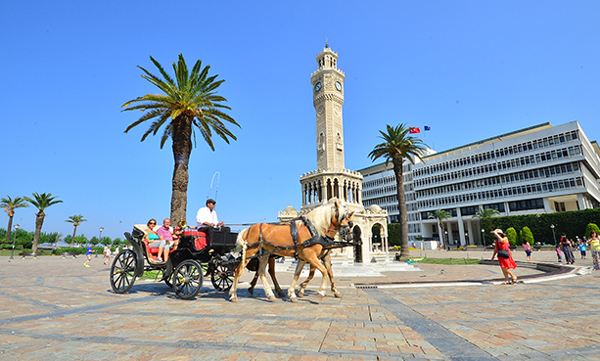 İzmir'de de fayton dönemi kapandı