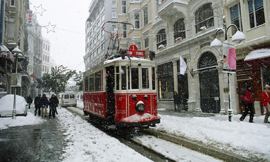 İstiklal Caddesi'nde turizm imarlı bina ihaleye çıkartıldı