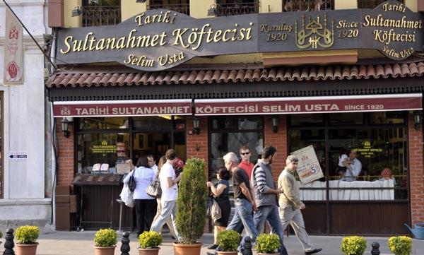 Vize Sorunlarından Bunaldı, Çözümü 'Komşu'da buldu