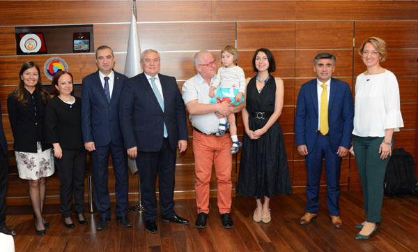 Çetin, ''Polonya'dan 2016'da ise 100 bin turist ağırladık''