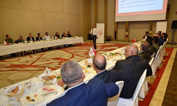 Bağlıkaya, 'Mevcut başkanın ortak olduğu havayolu şirketi var'
