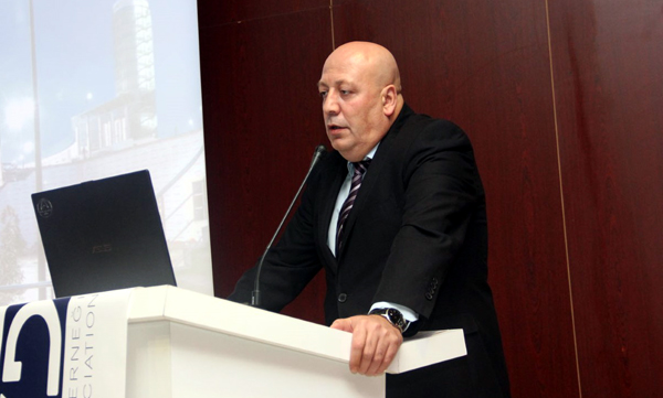 Krizde profesyonel yönetici de işini kaybetti
