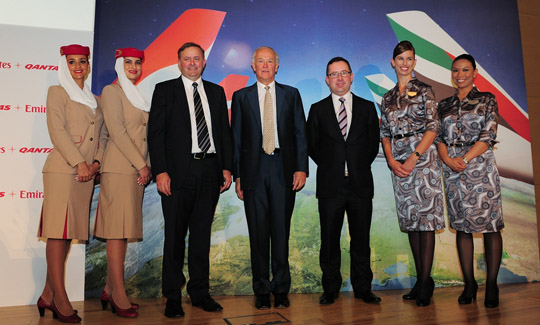 Emirates ile Qantas ortaklığı gösteri uçuşuyla başladı