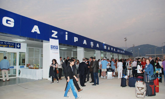 Gazipaşa Havalimanı'na ücretsiz servis bitti