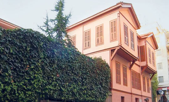 Atatürk'ün Selanik'teki Evi ışıklandırıldı