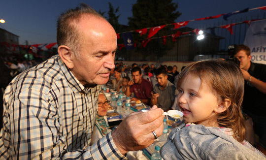 İstanbul sokak iftarlarında buluştu