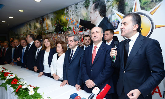 Bakan Çelik: ''Türkiye geleceğe özgüvenle ilerliyor''