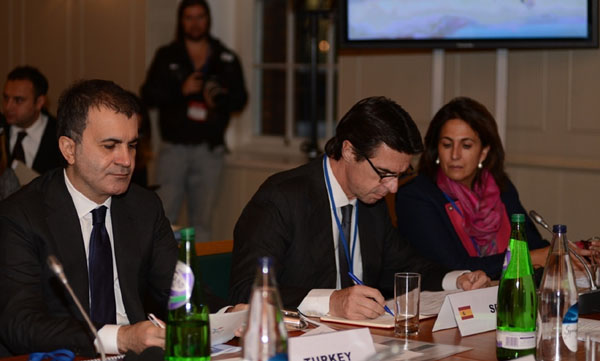 Çelik: ''Vize muafiyeti turizmin ve ticaretin önünü açtı''