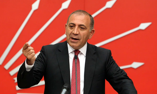 Turistlerin kaldığı apart ev ve otellerin basıldığı iddiası