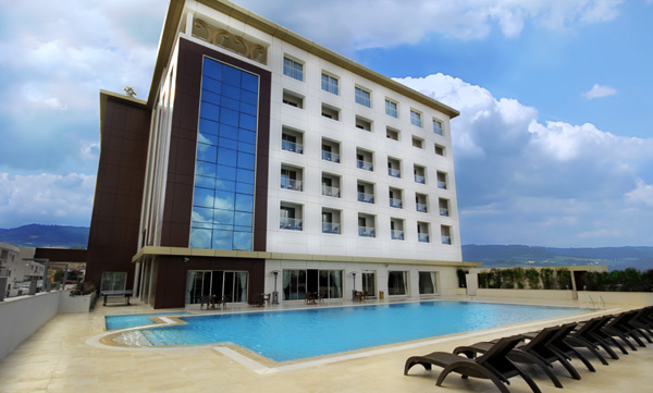 Kıbrıs'ta yeni 5 yıldızlı otel: Grand Pasha Girne