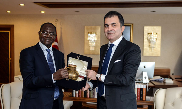 Ömer Çelik, Kamerun Turizm Bakanı'nı kabul etti