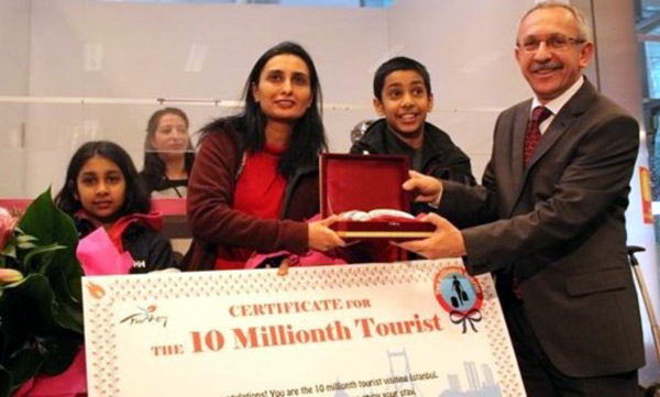 İstanbul'a 10 milyonuncu turist geldi