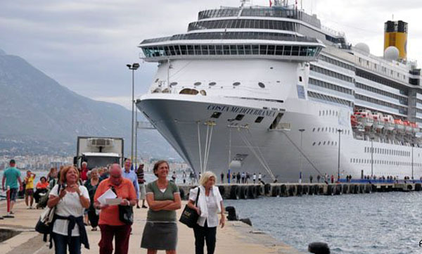 Türkiye'ye deniz yoluyla 10 ayda 2 milyon turist geldi