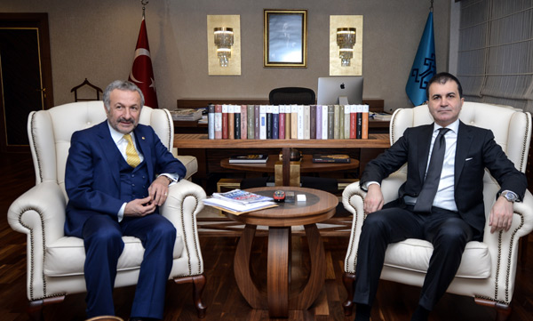 Bakan Çelik turizmcilerle buluştu