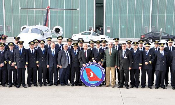 THY, ekibine 63 yeni pilot kattı
