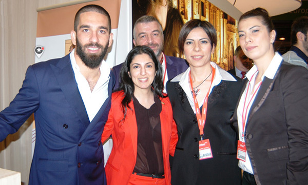 Arda Turan'dan FİTUR'da Türkiye tanıtımına destek