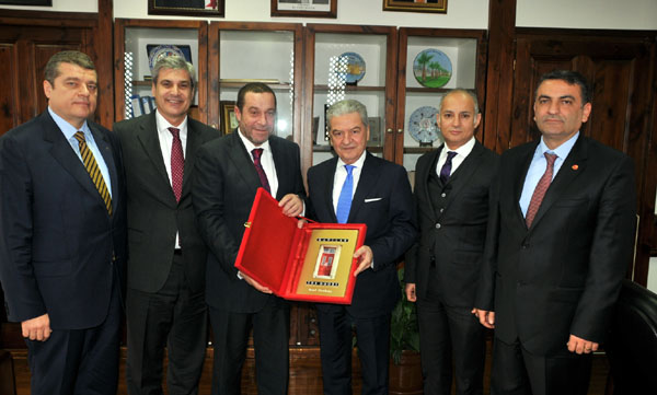 Kıbrıs'ı Singapur yapalım