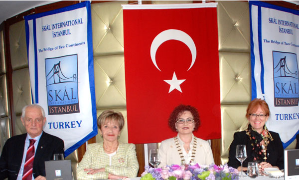 Skal International İstanbul'un yeni yönetimi yemekte buluştu