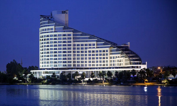 Sheraton Adana Otel'inden iş görüşmesi daveti