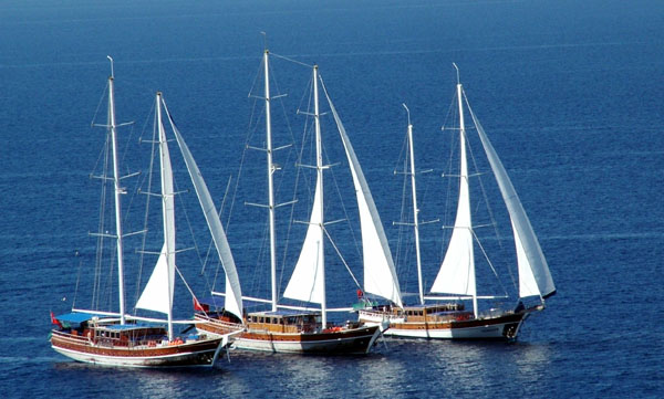 Yelkenli teknelerle tatili seçen yerli turist sayısı arıyor