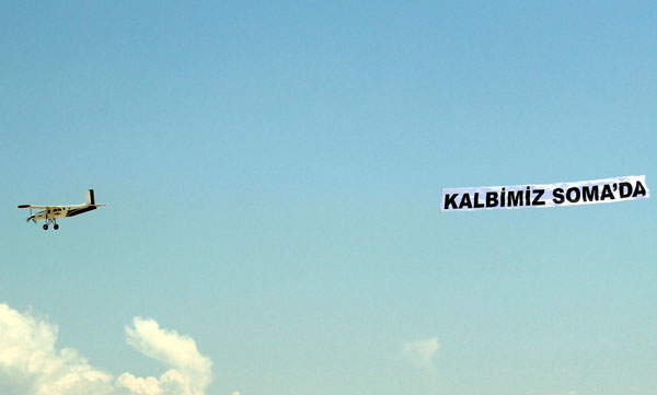 Jetfest pilotlarından saygı uçuşu