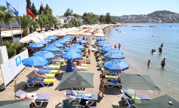 Bodrum mavi bayraklı plajlarıyla dikkat çekiyor