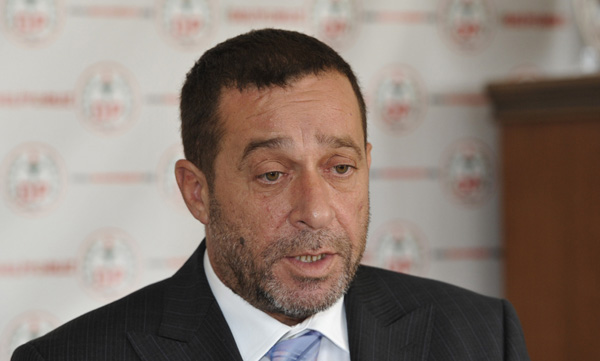 Denktaş, ''Yeniden bir milli hava yolu oluşturmaya çalışıyoruz''