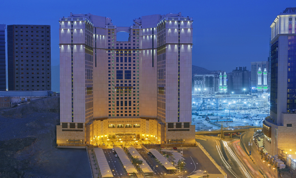 Orta Doğu'nun en büyük oteli Anjum Hotel, Mekke'de açıldı