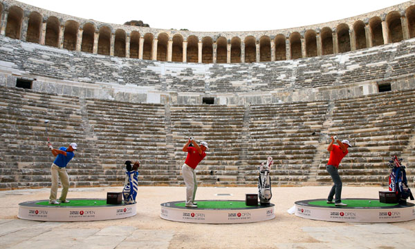 İlk vuruşlar Aspendos'ta