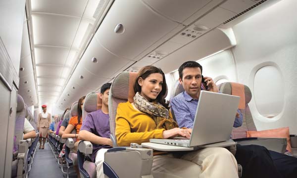 Emirates ile uçak içinde kesintisiz iletişim