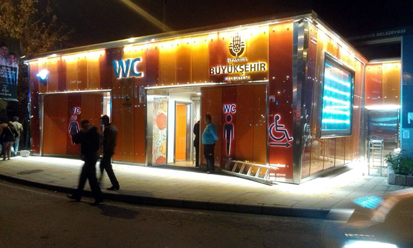 İstanbul'da turistik bölgelere modern tuvaletler