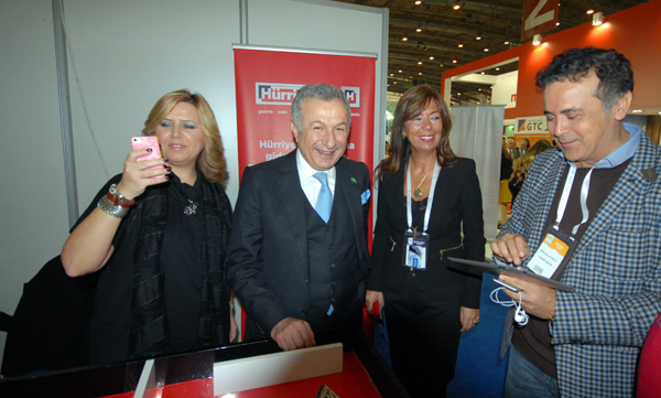 Ulusoy, İzmir Travel Turkey de standları gezdi