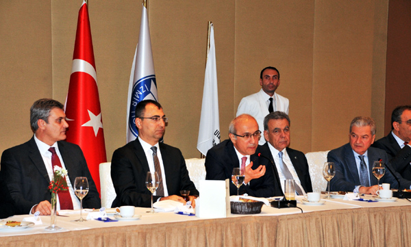 Bakan Elvan: ''İzmir liman şehri olarak kalacak''