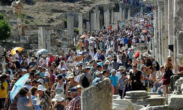 Türkiye turizmde 2014'ü yüzde 5,5 artışla tamamladı