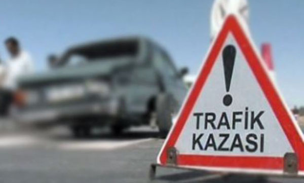 Turistleri taşıyan midibüs devrildi: 1 ölü, 19 yaralı