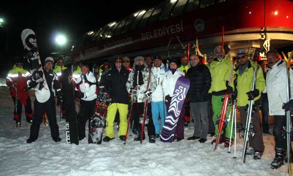Erciyes'te Gece Kayağı Keyfi