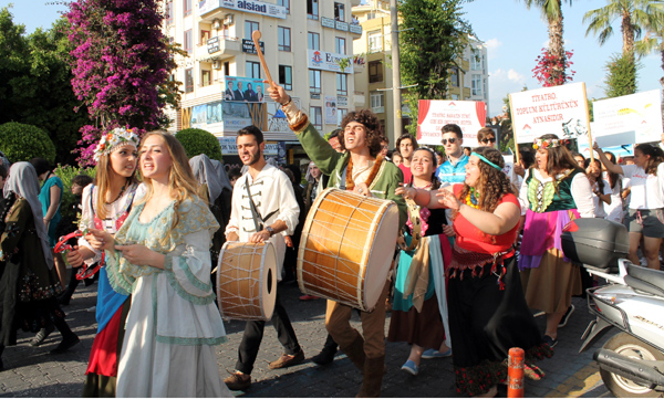 Turizm festivali Alanya'da başladı