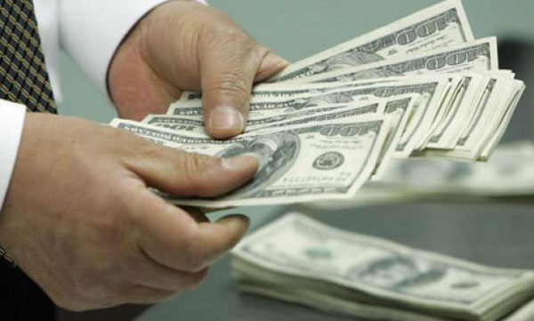 Dolar sert yükseldi