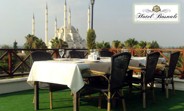 Hotel Bosnalı iftar yemekleriyle fark yaratıyor