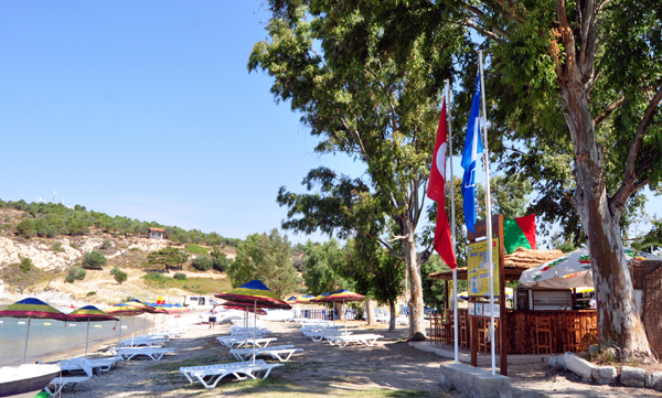Foça'da 9 plajda Mavi Bayrak dalgalanacak