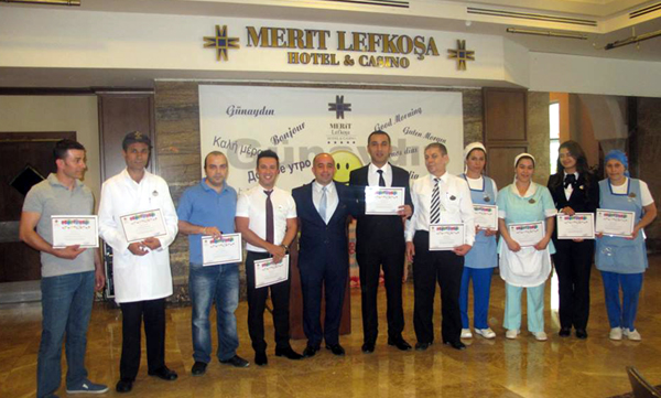 Merit Lefkoşa Hotel'de ayın personelleri ödüllendirildi