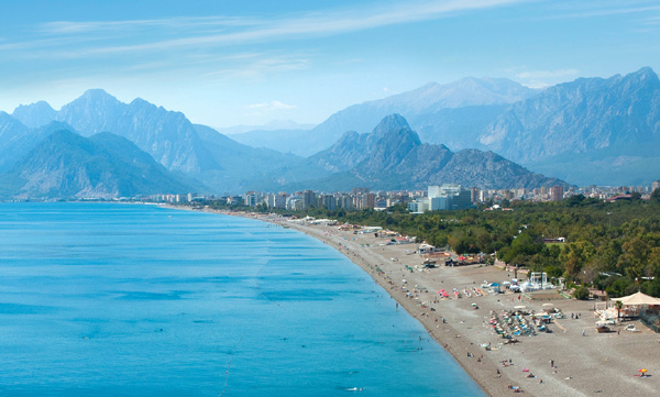 Antalya ilk yarıyı yüzde 9,4 düşüşle kapattı
