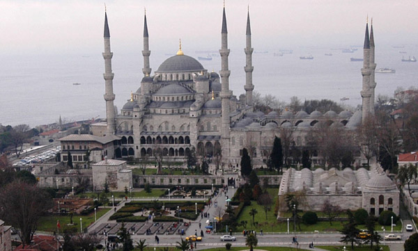 TUREB, ''Irkçılık ve şiddet turizmin en büyük düşmanıdır''