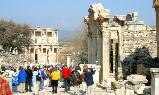 Turizmden net gelir yüzde 2,4 azaldı