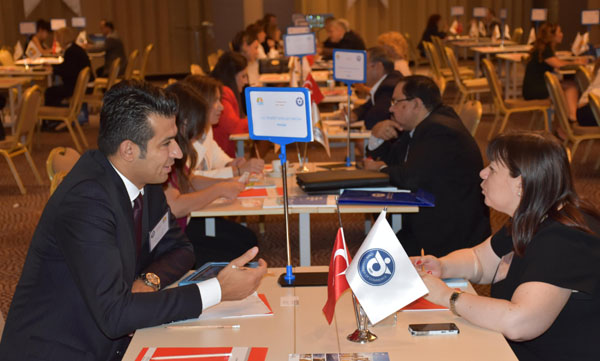 TOURİZMİR'de rekor ikili görüşme